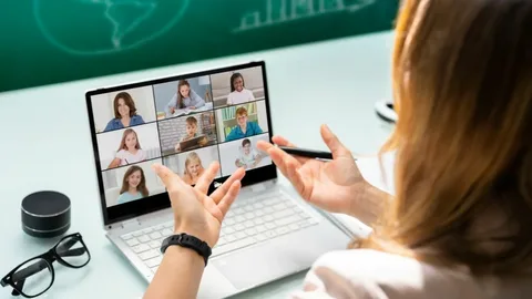 Top 7 online teaching positions in 2024, showcasing the shift from offline to online teaching.